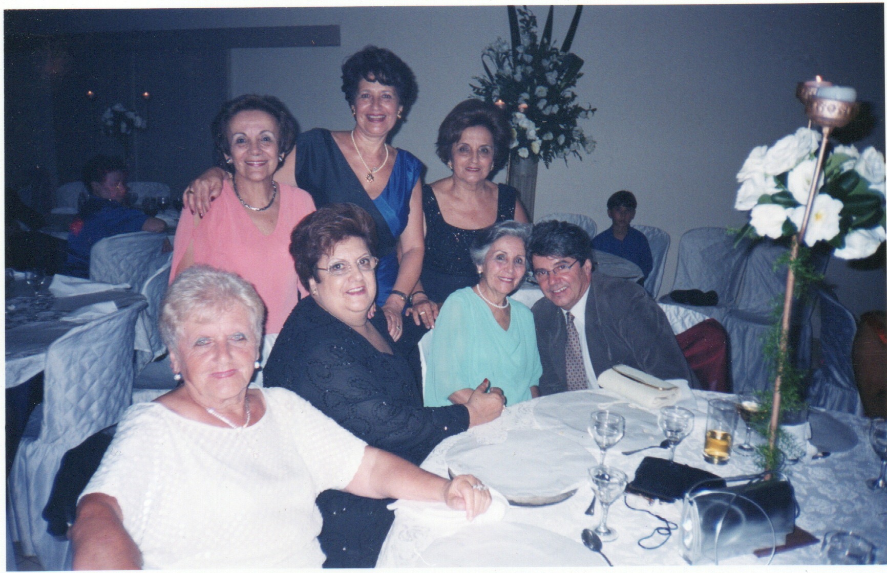 Dolores, Odete, Conceição, Olguinha, Lola, Olga e Emílio em 2002